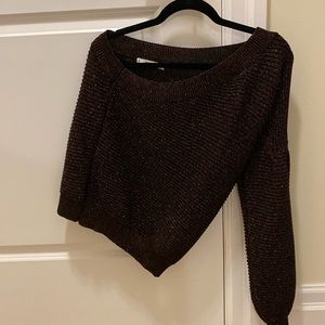 Metallic brown one sleeve sweater